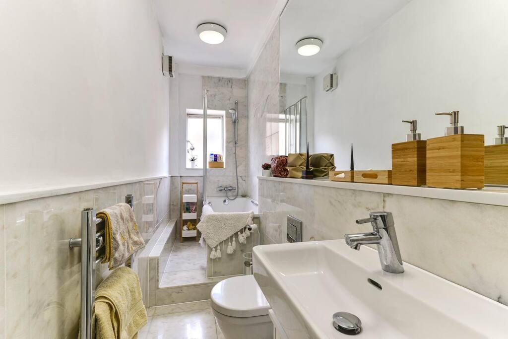 Modern One Bedroom In Fitzrovia, Central London Eksteriør billede